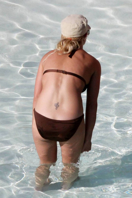 britney-spears-bikini-07