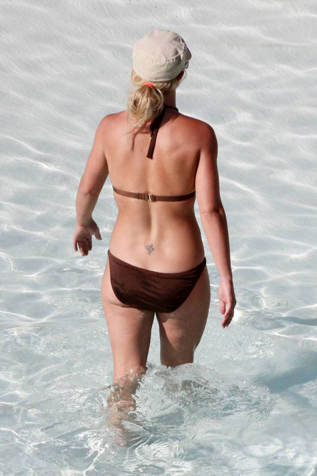 britney-spears-bikini-08