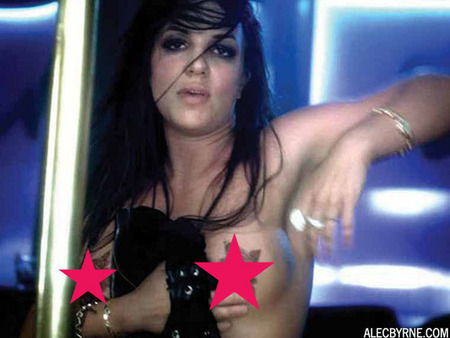 britney-spears-topless-02