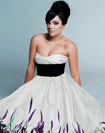 lily-allen-tiene-su-propia-linea-de-joyas-01