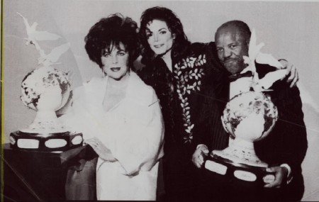 michael-jackson-liz-taylor-y-berry-gordy