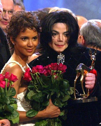 michael-jacksony-halle-berry