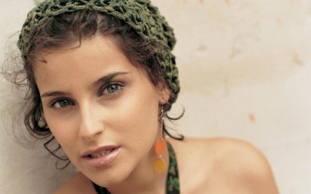 nelly-furtado-lanza-un-disco-en-espanol-01