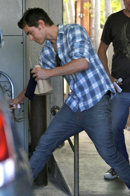 Zac Efron tiene nuevo look 03 Zac Efron tiene nuevo look 03