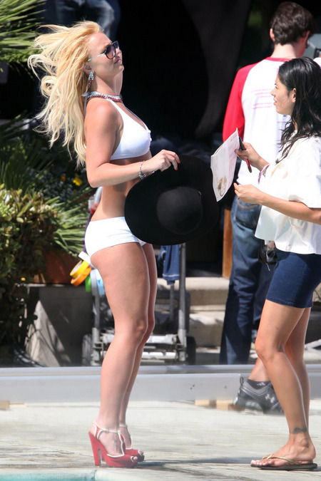 Britney Spears en bikini luciendo su nuevo cuerpo 04