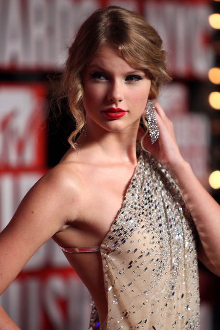 El look de Taylor Swift para los VMAs 2009 04
