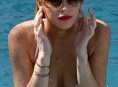 imagen Lindsay Lohan en bikini y con una propuesta de Playboy