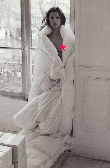 milla-jovovich-totalmente-desnuda-para-uan-revista-francesa-11