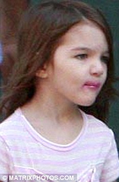 suri-cruise-y-katie-holmes-siempre-a-la-moda-01