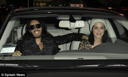 katy-perry-y-russel-brand-finalmente-juntos-y-felices-01