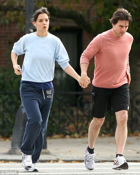 Katie-holmes-y-tom-cruise-demuestran-que-estan-lejos-de-los-malos-tiempos