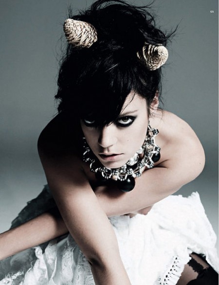 lily-allen-nuevo-topless-03