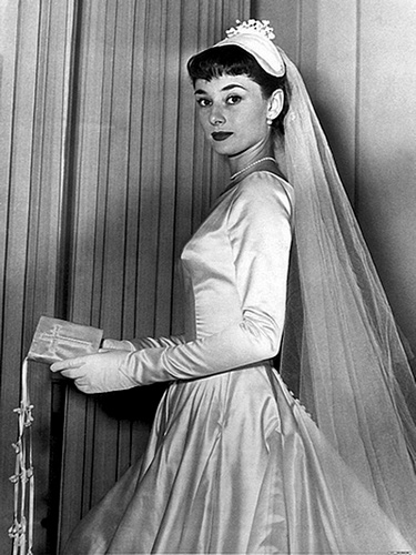 se-subasta-vestido-de-novia-de-audrey-hepburn