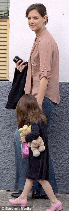 suri-cruise-ama-el-maquillaje-de-su-madre-03