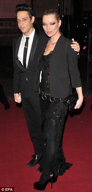 victoria-beckham-kate-moss-destacadas-british-fashion-awards-04