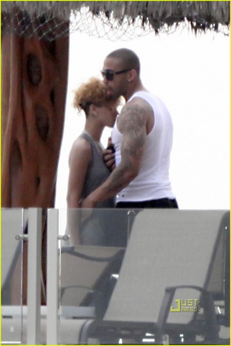 Rihanna con nuevo amor-05