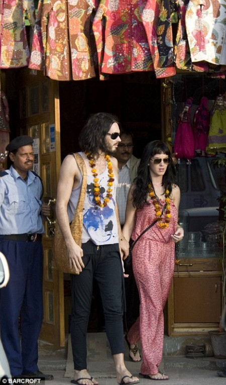 katy-perry-russell-brand-escapada-romantica-01