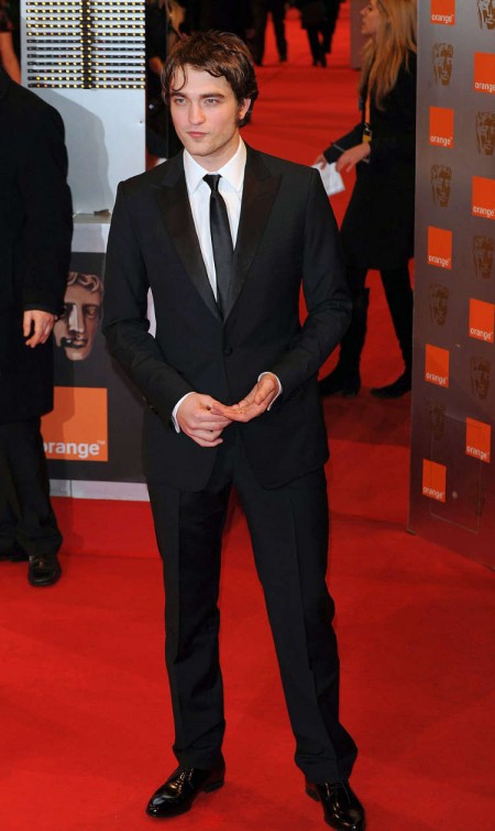 Robert Pattinson en los BAFTAs3