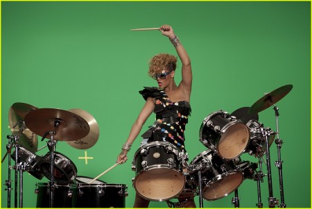 rihanna-zebra-rude-boy-music-video-03