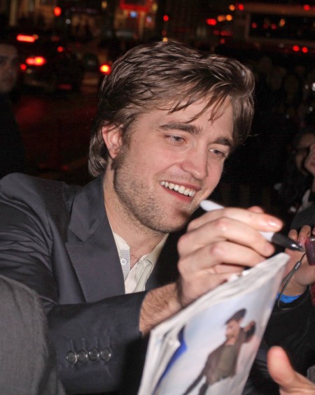 Robert Pattinson mimó un poco a sus fans 2