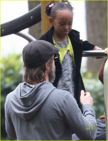 EXC BRAD PITT TAKES THE KIDS TO THE PARK IN VENICE AS THE WEATHE