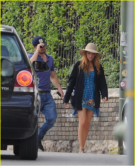 Leonardo DiCaprio y Blake Lively pasean por Verona juntos-04