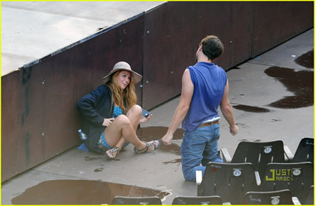 Leonardo DiCaprio y Blake Lively pasean por Verona juntos-07