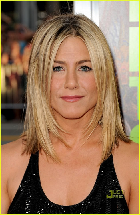 Jennifer Aniston se luce3