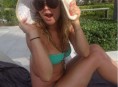 imagen Kaley Cuoco se luce en bikini