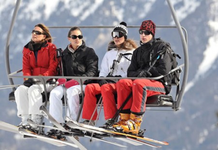 kate-middleton-y-pippa-middleton-de-vacaciones-junto-a-sus-parejas-02