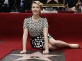 imagen Scarlett Johansson deslumbra a todos al recibir su estrella en el paseo de la fama