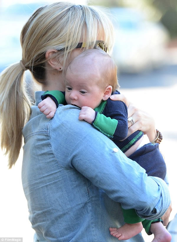 Las primeras fotos del hijo de Reese Witherspoon