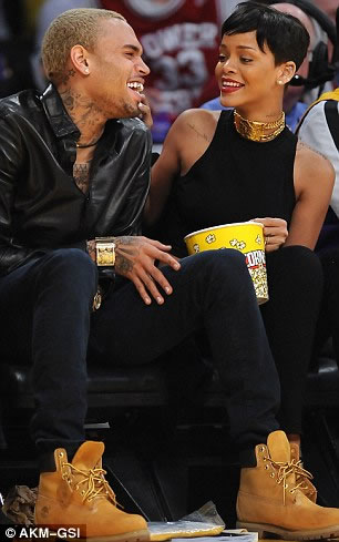 Rihanna y Chris Brown 3