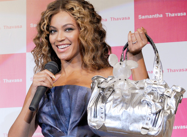 Beyoncé presentó los bolsos de Disney | Ricosyfamosos.org